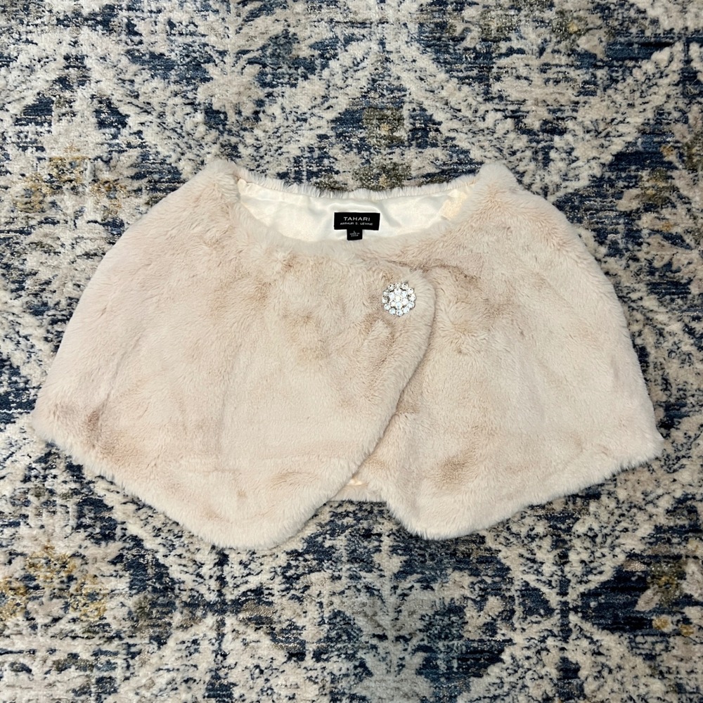 Tahari Faux Fur Capelet Women Large Champagne Rhinestone Button Wrap Bolero